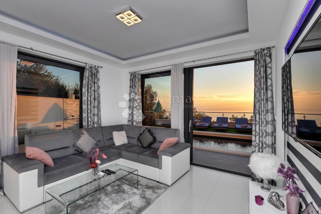 Casa In vendita - SPLITSKO-DALMATINSKA MAKARSKA