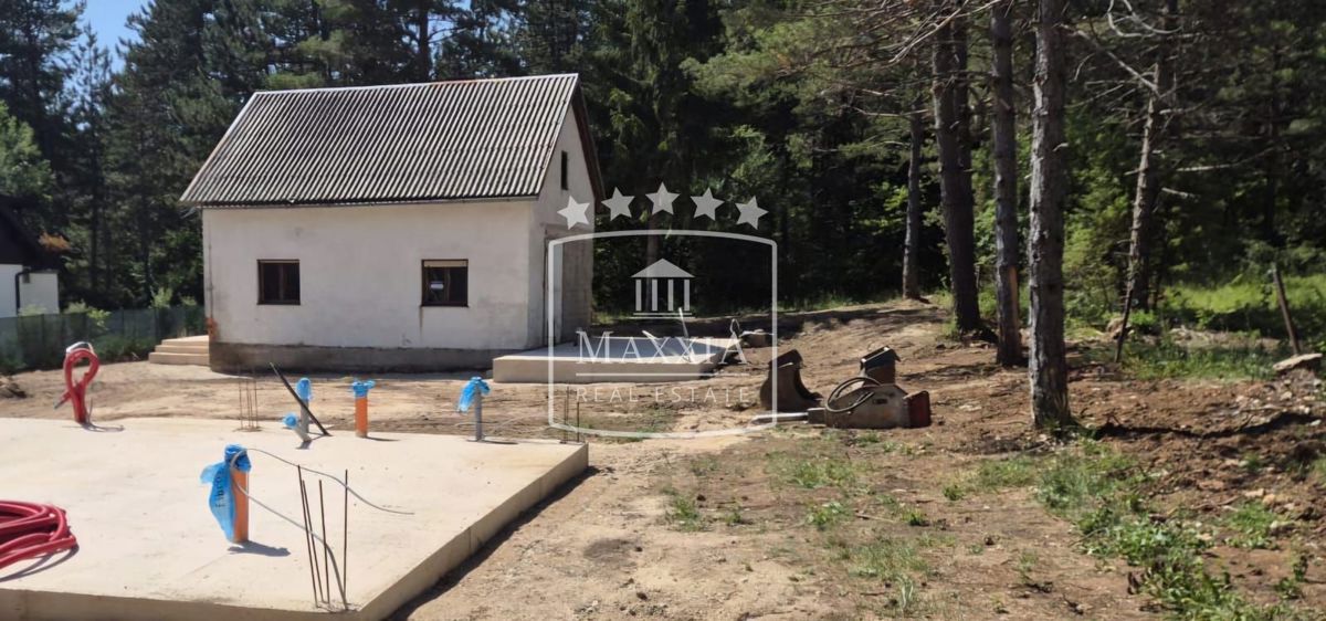 Haus Zu verkaufen - Ličko-senjska Plitvička Jezera - foto 1/5
