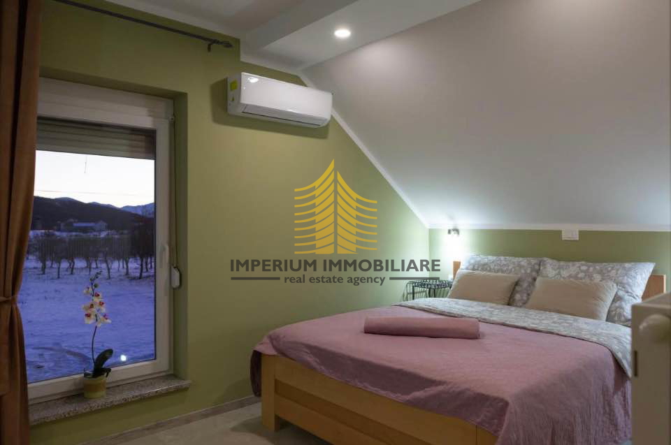 Maison À vendre - LIČKO-SENJSKA VRHOVINE