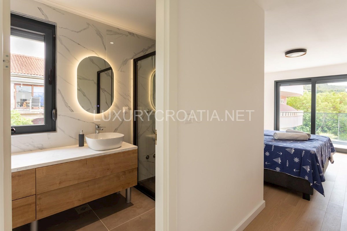 Casa In vendita - SPLITSKO-DALMATINSKA ŠOLTA