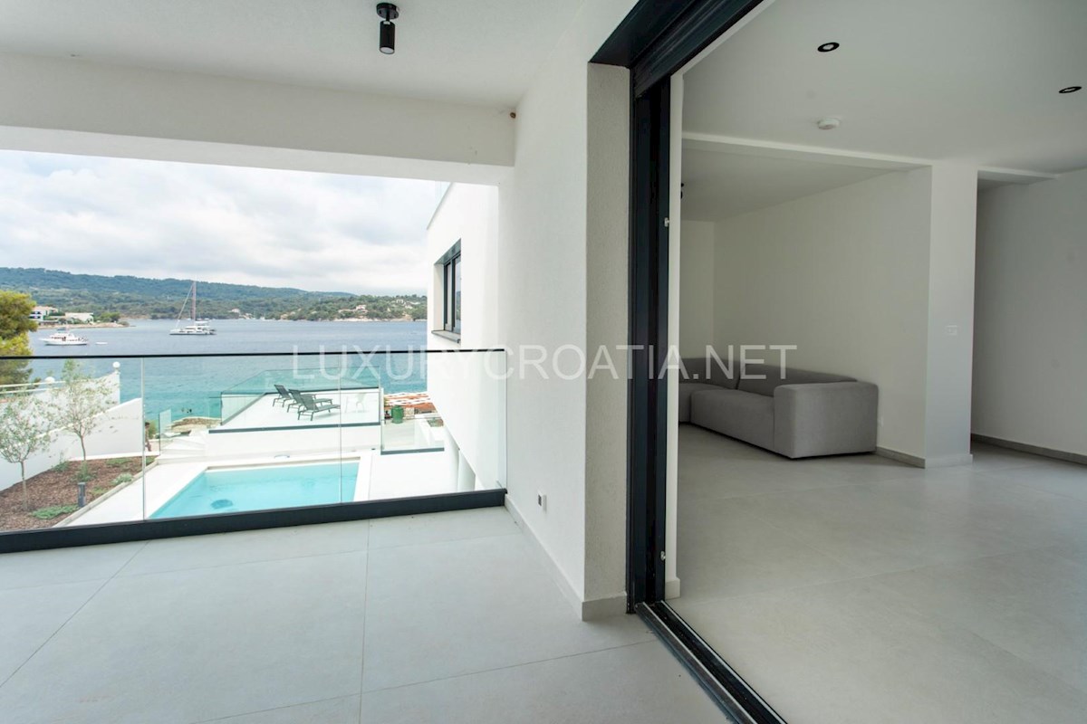 Casa In vendita - SPLITSKO-DALMATINSKA ŠOLTA