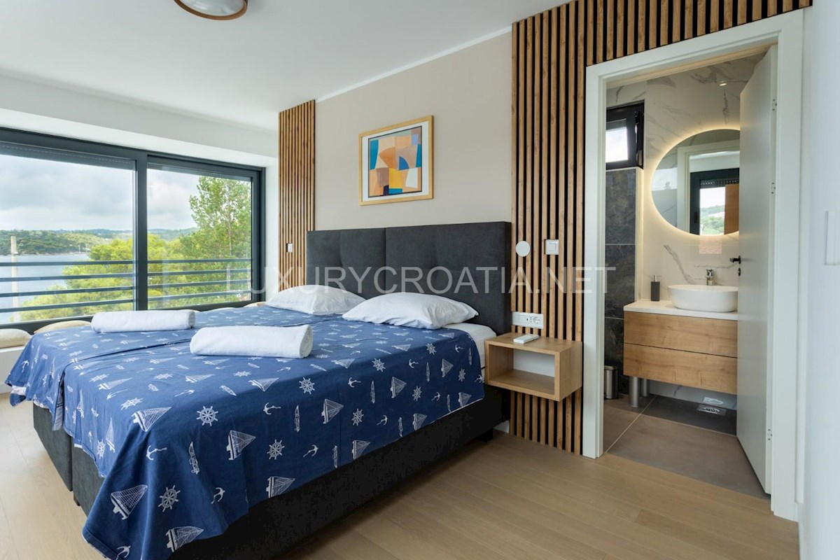 Casa In vendita - SPLITSKO-DALMATINSKA ŠOLTA