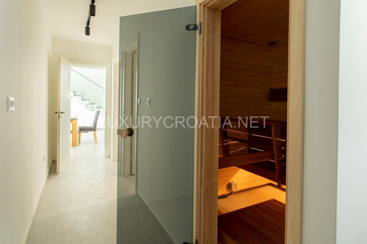 Casa In vendita - SPLITSKO-DALMATINSKA ŠOLTA