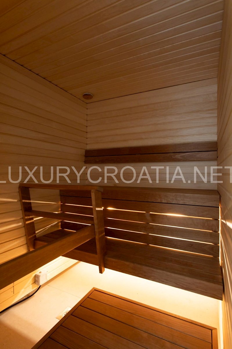 Casa In vendita - SPLITSKO-DALMATINSKA ŠOLTA