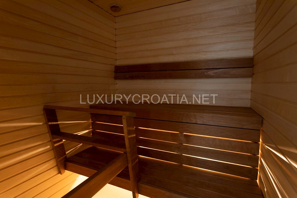 Casa In vendita - SPLITSKO-DALMATINSKA ŠOLTA