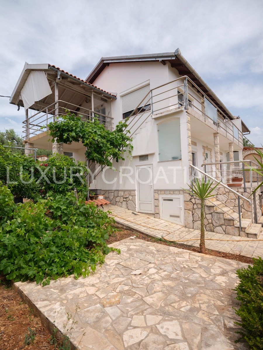 Casa In vendita - SPLITSKO-DALMATINSKA ŠOLTA