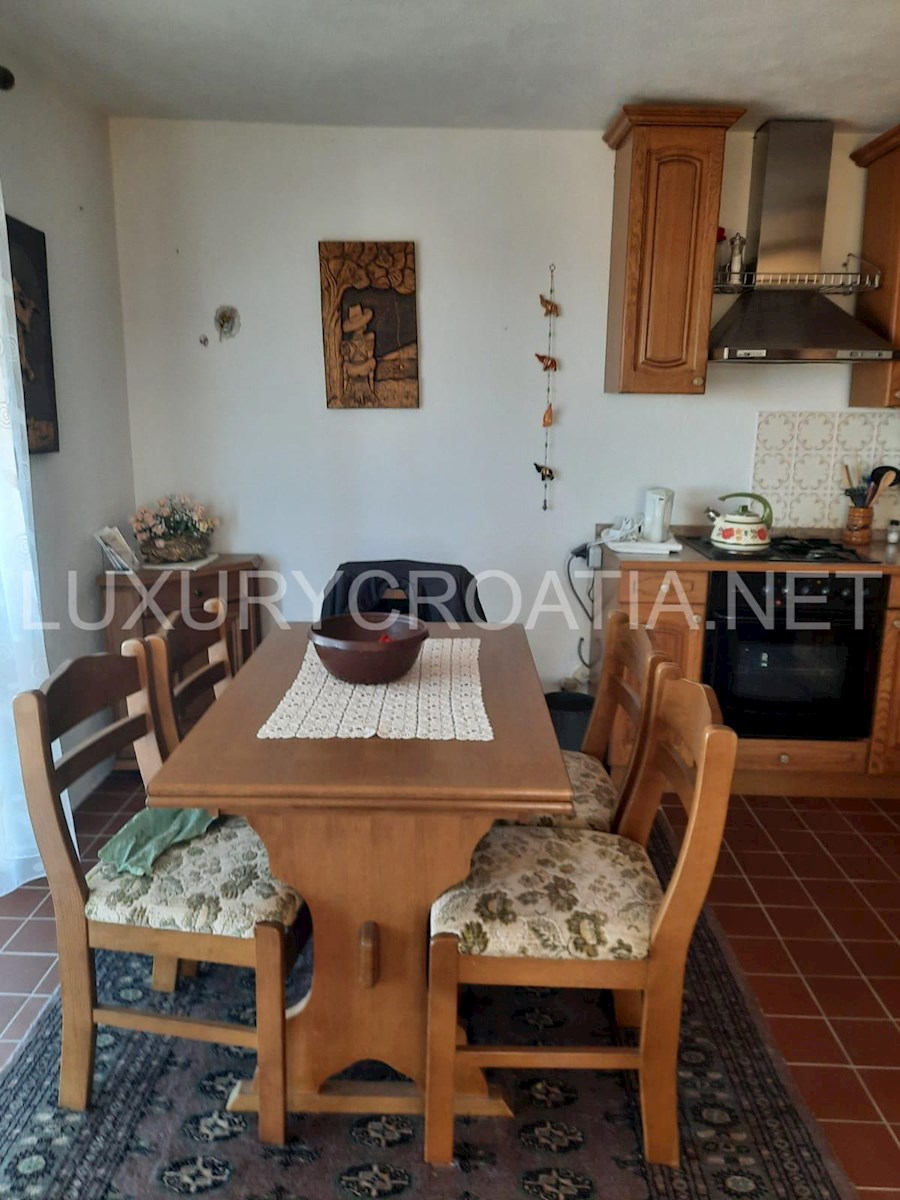 Casa In vendita - SPLITSKO-DALMATINSKA ŠOLTA
