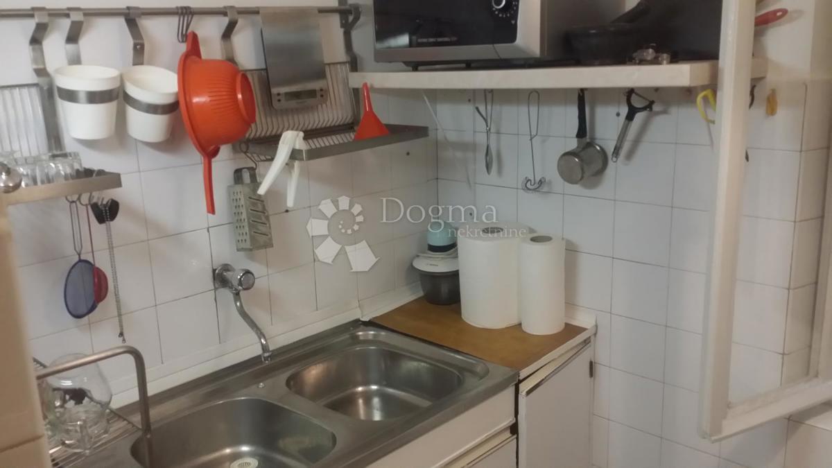 Kuća Na prodaju - SPLITSKO-DALMATINSKA KAŠTELA