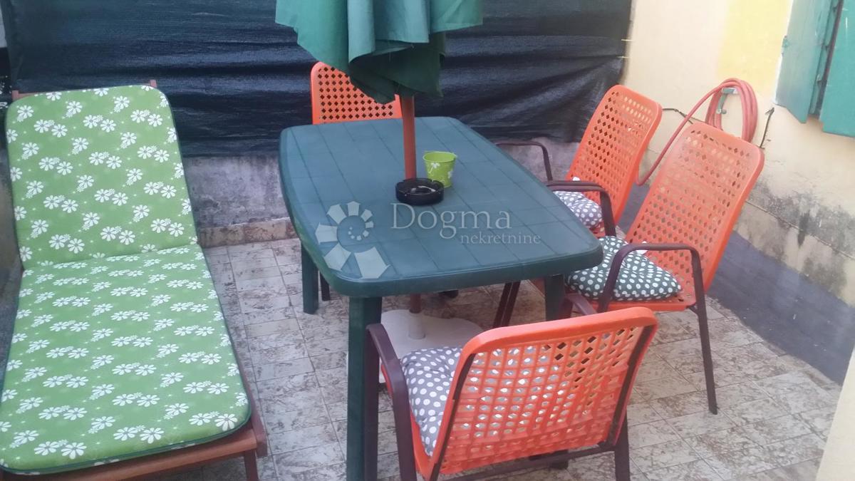 Kuća Na prodaju - SPLITSKO-DALMATINSKA KAŠTELA
