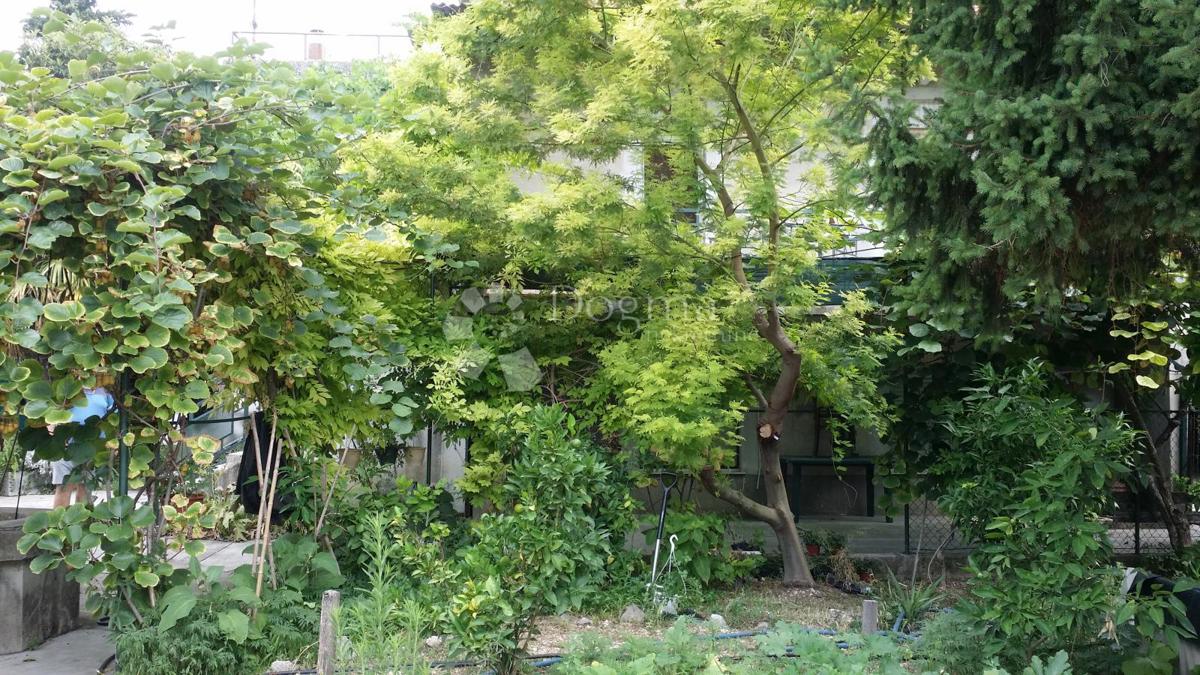 Kuća Na prodaju - SPLITSKO-DALMATINSKA KAŠTELA