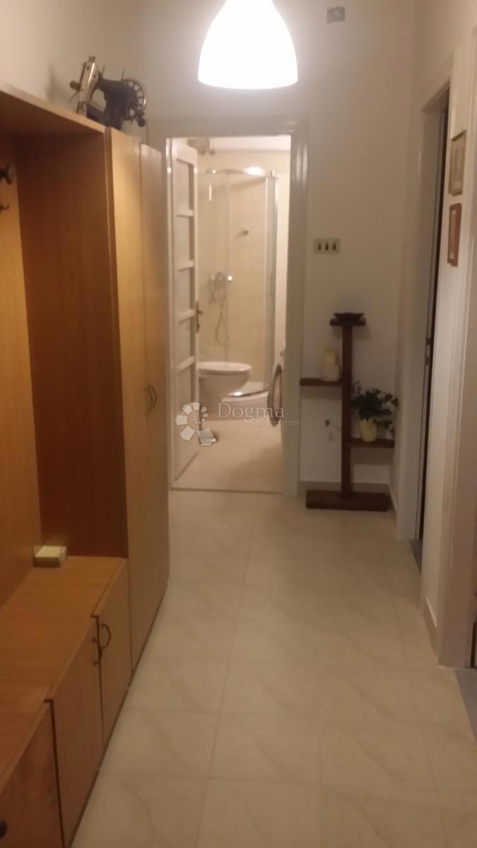 Kuća Na prodaju - SPLITSKO-DALMATINSKA KAŠTELA