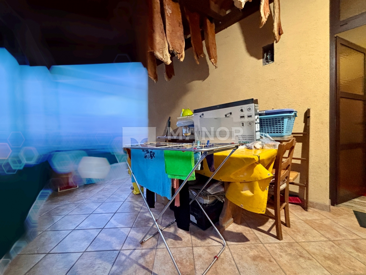Flat For sale - PRIMORSKO-GORANSKA KASTAV