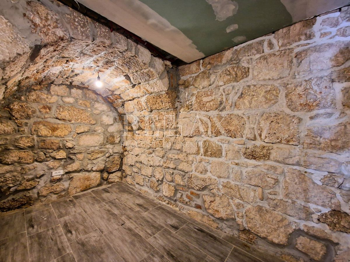 Haus Zu verkaufen - PRIMORSKO-GORANSKA VINODOLSKA OPĆINA