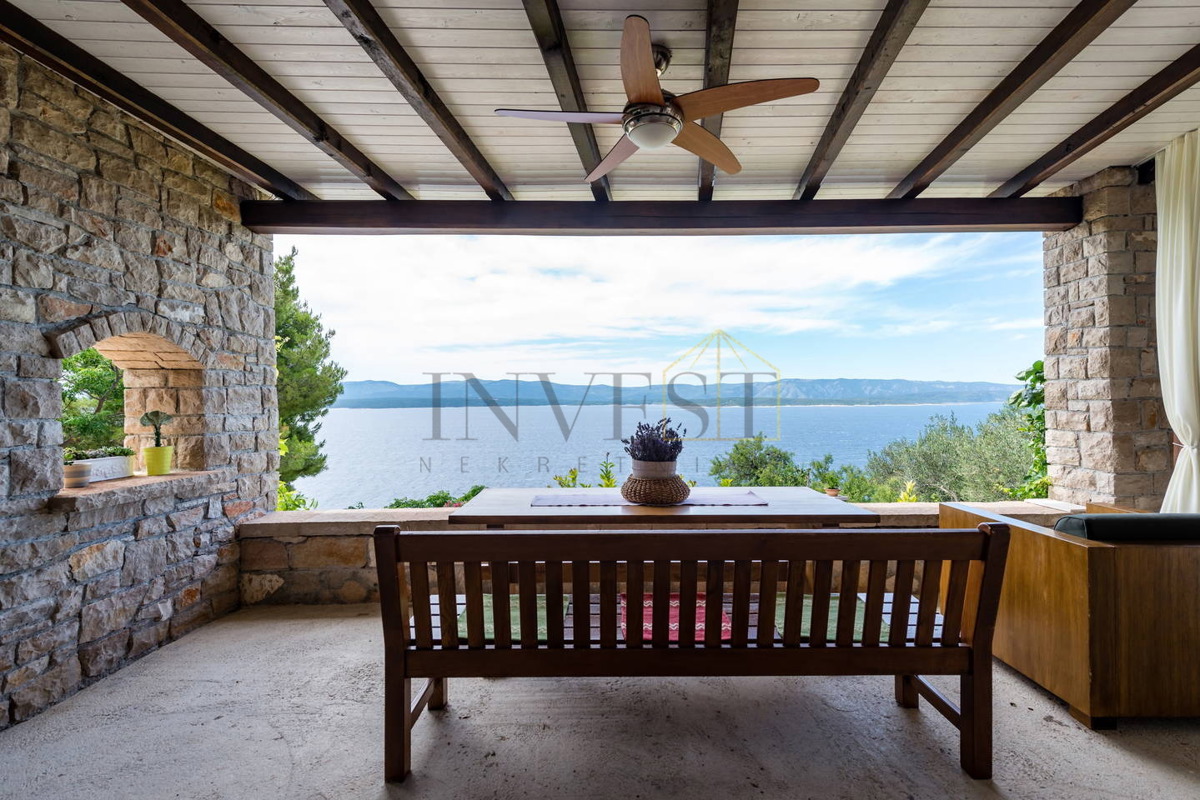 House For sale - SPLITSKO-DALMATINSKA BRAČ
