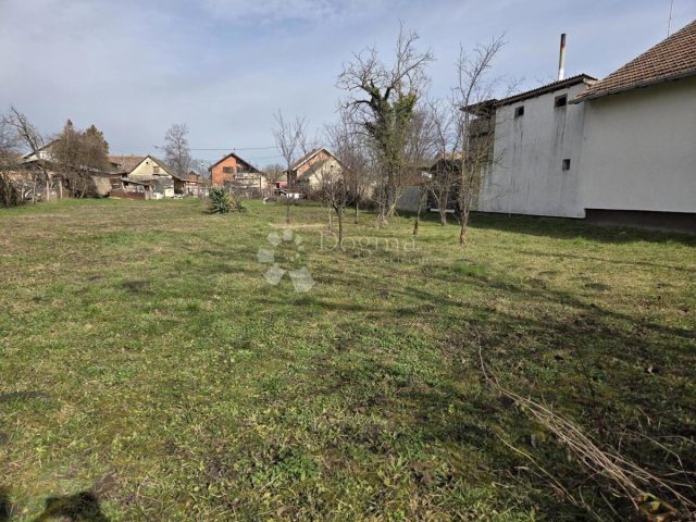 Działka Na sprzedaż ERDUT
