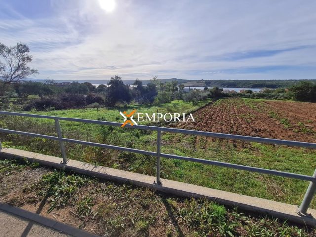 Działka na sprzedaż 1043 m² – Posedarje