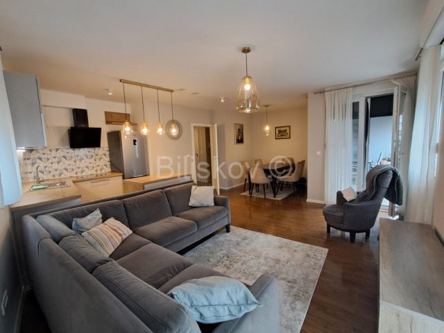 Flat for rent 70 m² – Podstrana