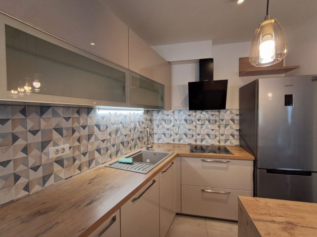 Flat For rent - Splitsko-dalmatinska Podstrana - foto 2/14