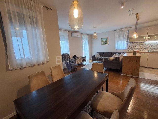 Flat For rent - Splitsko-dalmatinska Podstrana - foto 4/14