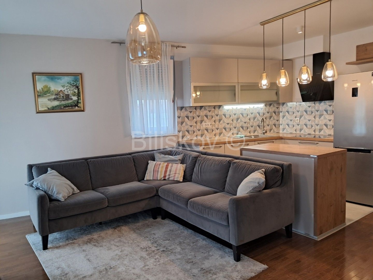 Appartamento Da affittare - SPLITSKO-DALMATINSKA PODSTRANA