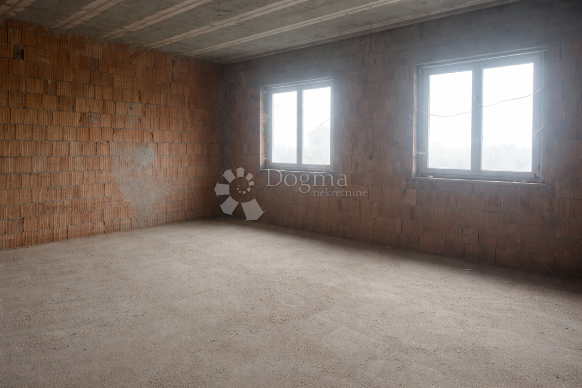 Flat For sale - PRIMORSKO-GORANSKA KASTAV