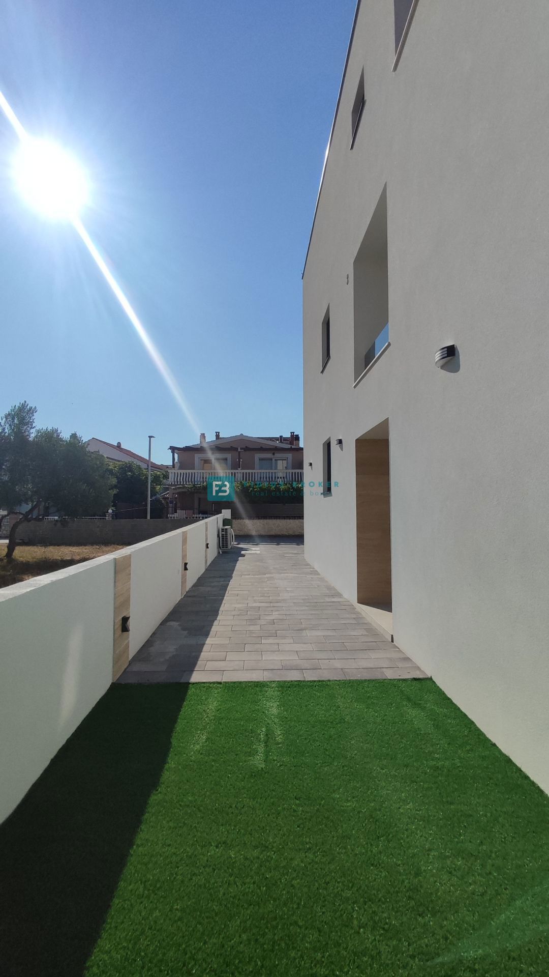 House For sale - ŠIBENSKO-KNINSKA VODICE