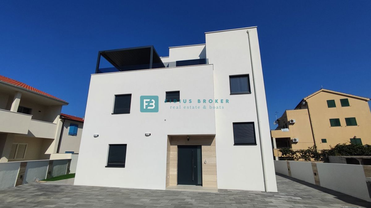 House For sale - šibensko-kninska Vodice - foto 2/35