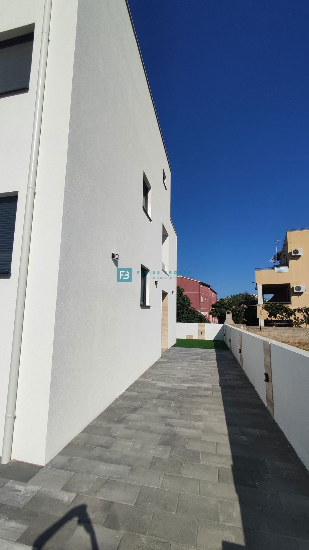 House For sale - ŠIBENSKO-KNINSKA VODICE