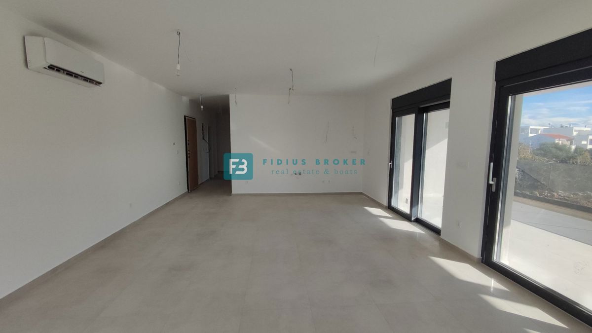 Appartement À vendre - ŠIBENSKO-KNINSKA TRIBUNJ