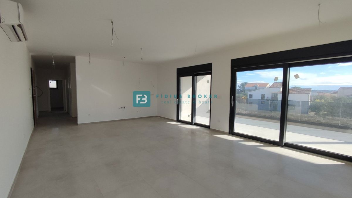 Appartement À vendre - ŠIBENSKO-KNINSKA TRIBUNJ