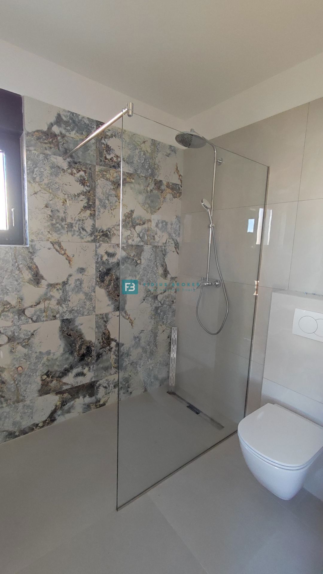 Appartement À vendre - ŠIBENSKO-KNINSKA TRIBUNJ
