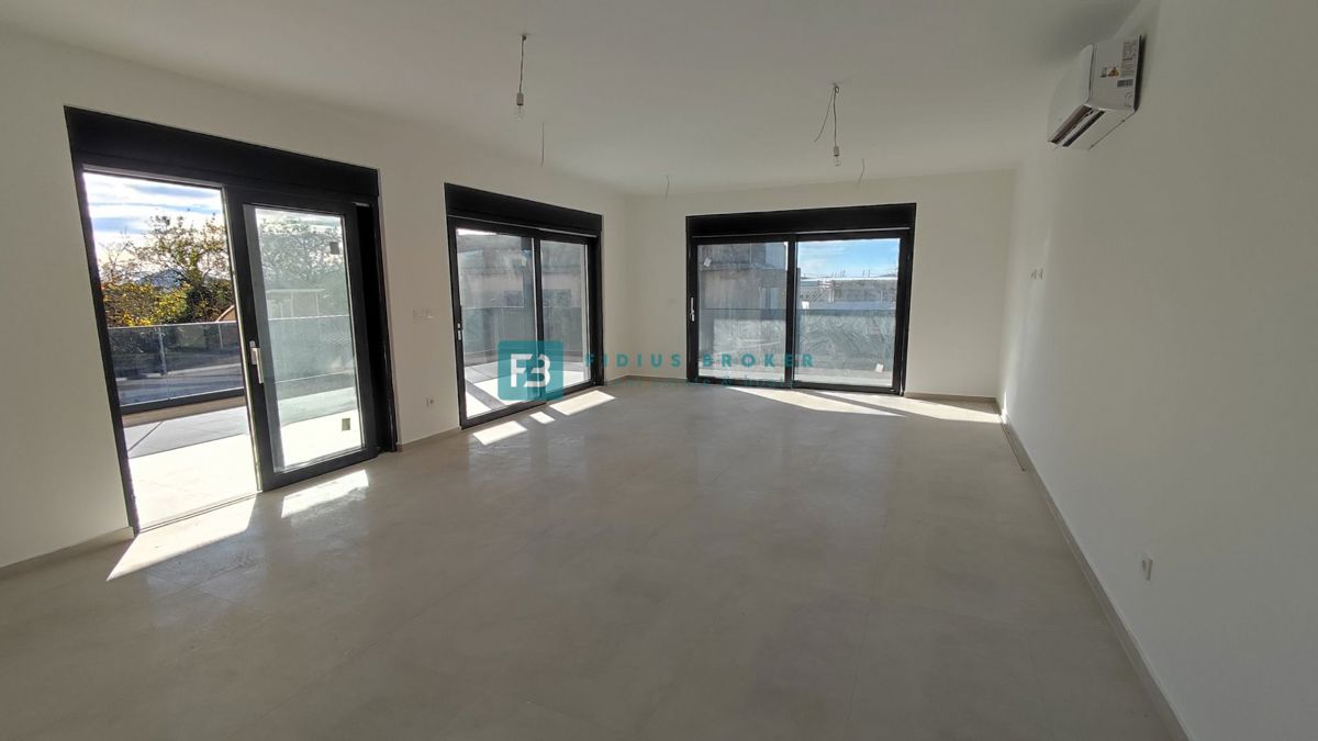 Appartement À vendre - ŠIBENSKO-KNINSKA TRIBUNJ