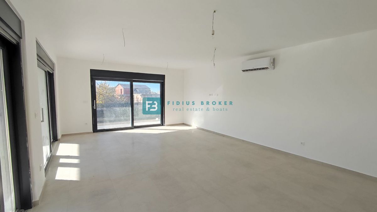 Appartement À vendre - ŠIBENSKO-KNINSKA TRIBUNJ
