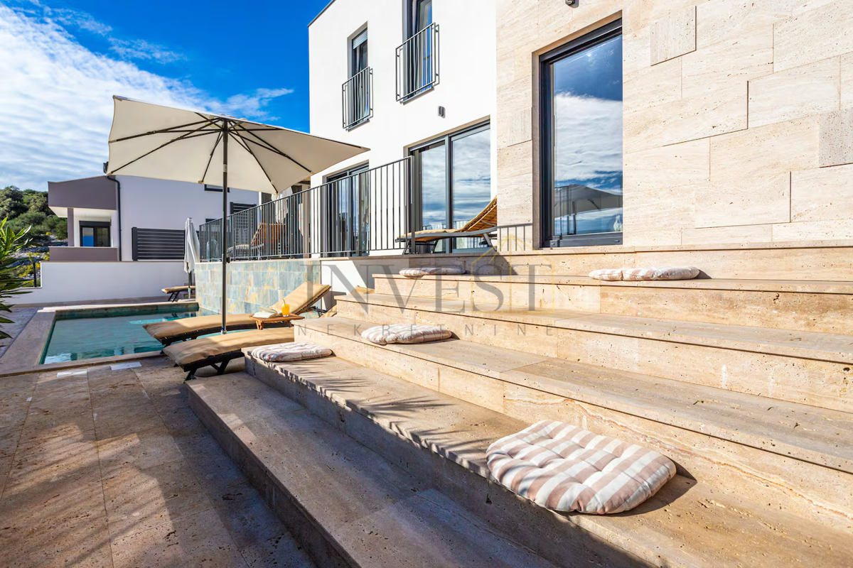 House For sale - SPLITSKO-DALMATINSKA MARINA