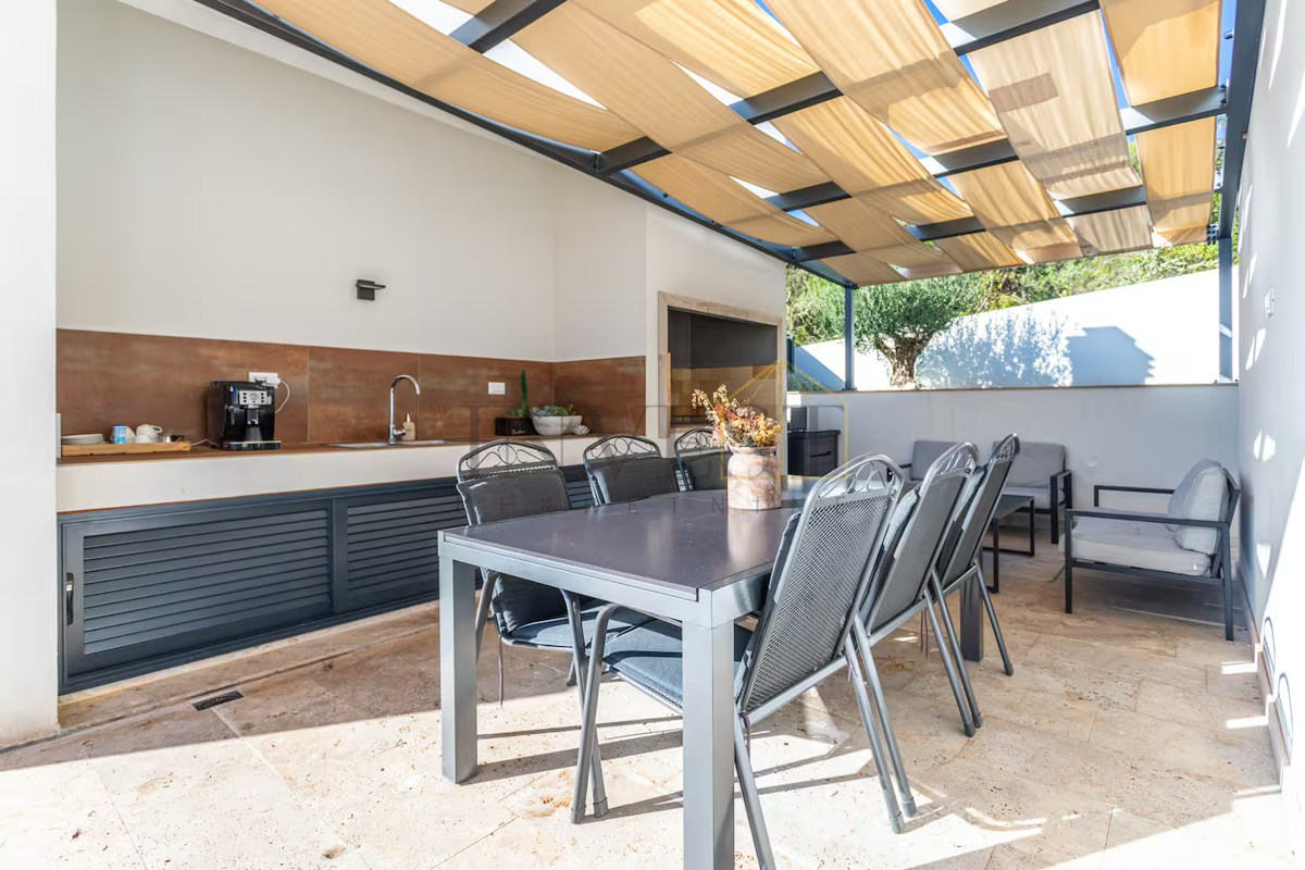 House For sale - SPLITSKO-DALMATINSKA MARINA