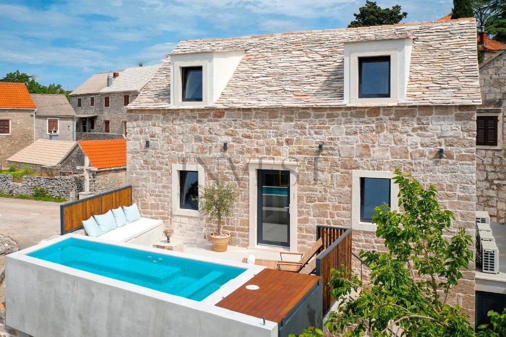 House For sale - Splitsko-dalmatinska Brač - foto 1/15