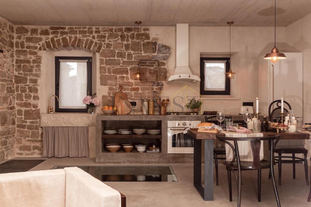House For sale - SPLITSKO-DALMATINSKA BRAČ