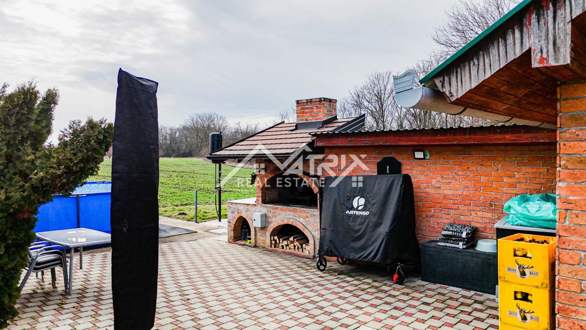 Kuća Na prodaju - OSJEČKO-BARANJSKA ERDUT