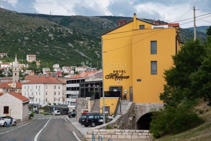 Poslovni prostori Na predaj — Senj