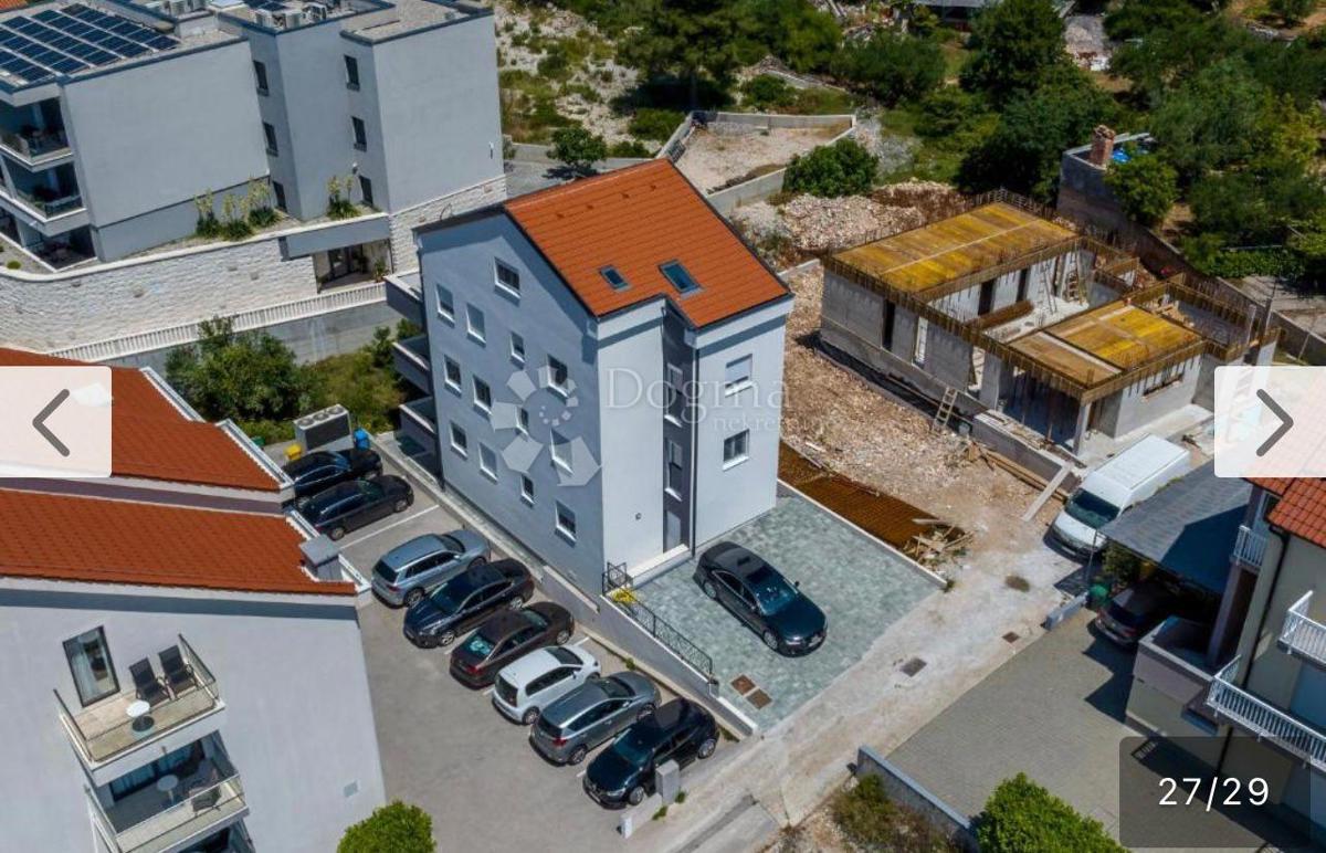Mieszkanie Na sprzedaż - ŠIBENSKO-KNINSKA ROGOZNICA