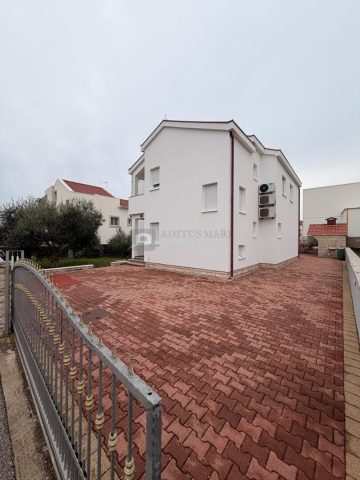 Kuća na prodaju 240 m² – Vodice