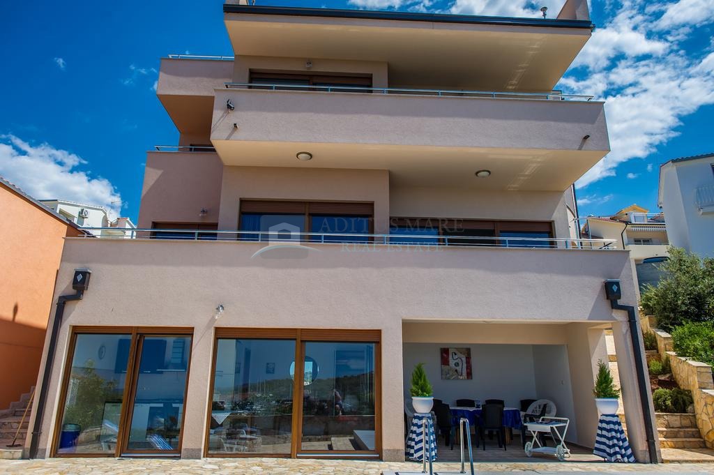 Casa In vendita - ŠIBENSKO-KNINSKA ROGOZNICA