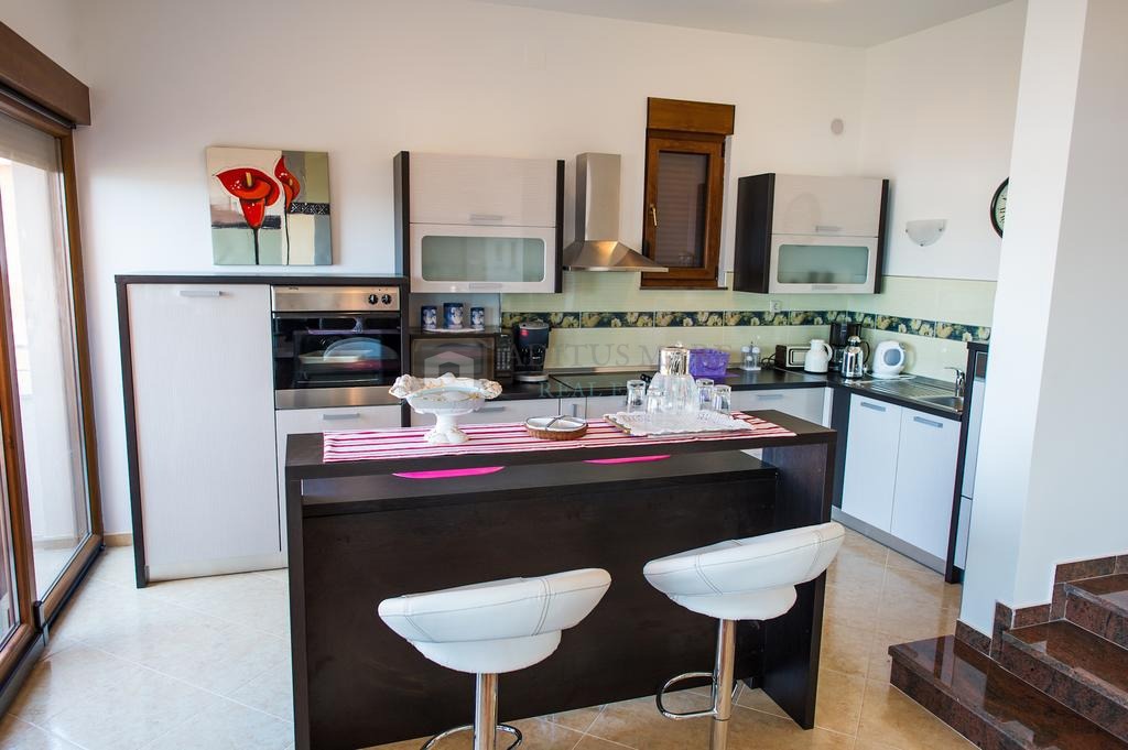 Casa In vendita - ŠIBENSKO-KNINSKA ROGOZNICA