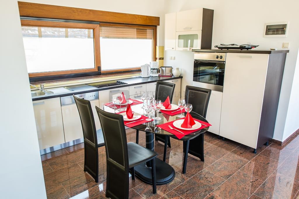 Casa In vendita - ŠIBENSKO-KNINSKA ROGOZNICA