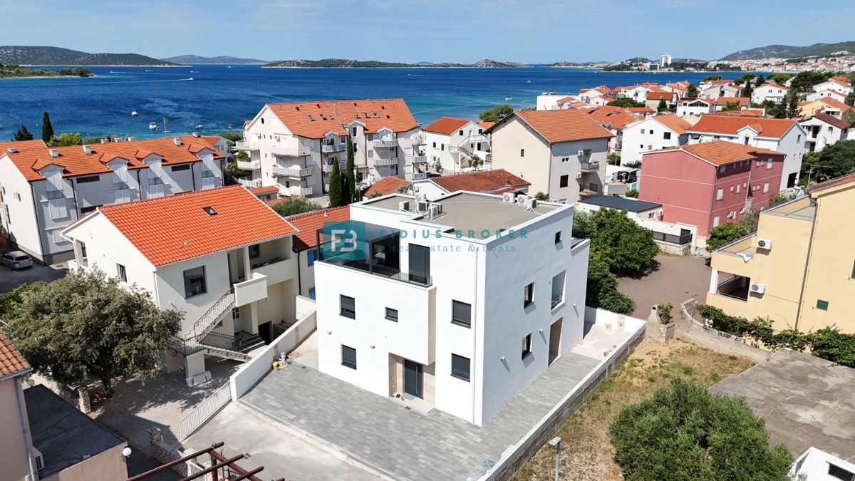 House For sale - šibensko-kninska Vodice - foto 1/53