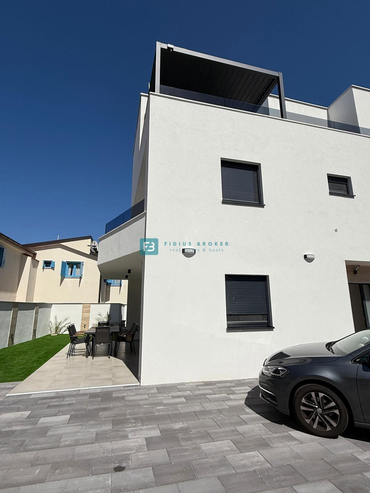 House For sale - ŠIBENSKO-KNINSKA VODICE