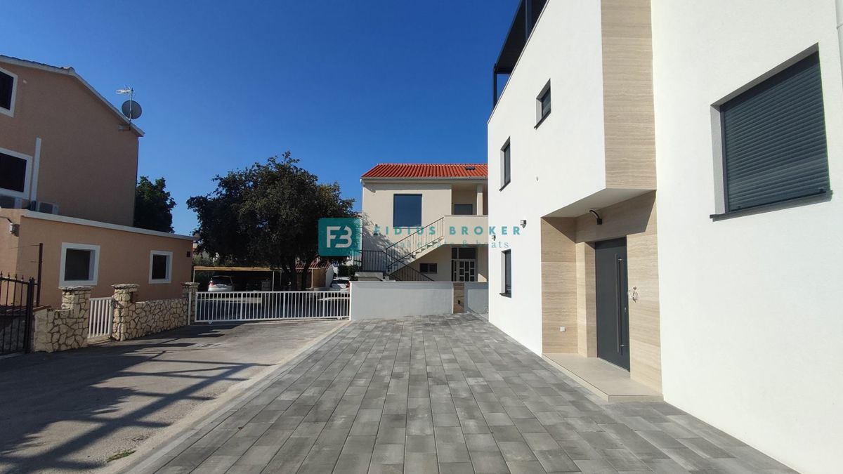 House For sale - ŠIBENSKO-KNINSKA VODICE