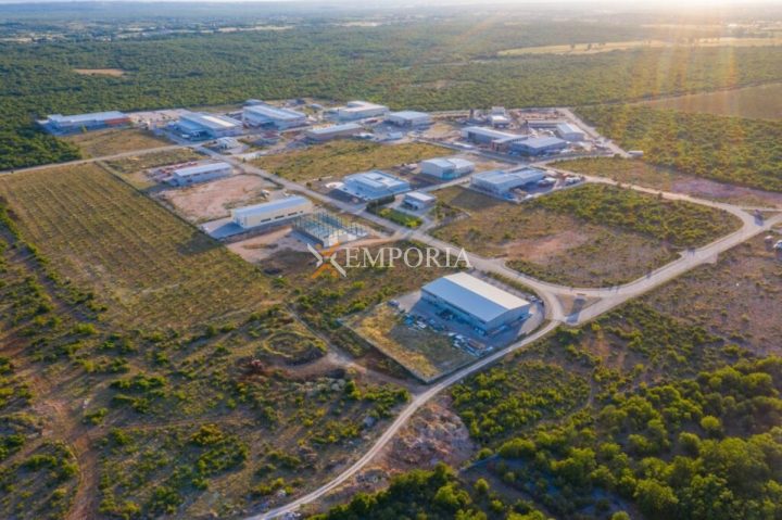 Pozemek na prodej 7762 m² – Poličnik
