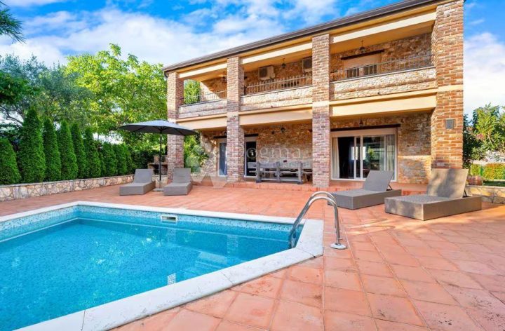 House for sale 238 m² – Funtana