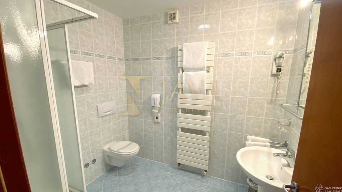 Commerciale In vendita - PRIMORSKO-GORANSKA CRES